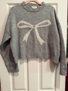 PACIFIC REPUBLIC.  Cozy Grey Bow Crewneck Sweater -